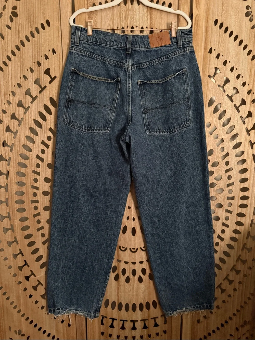 BDG Urban Outfitters Carter Jeans W29 Dark Wash Barrel Leg Raw Hem - Picture 8 of 9